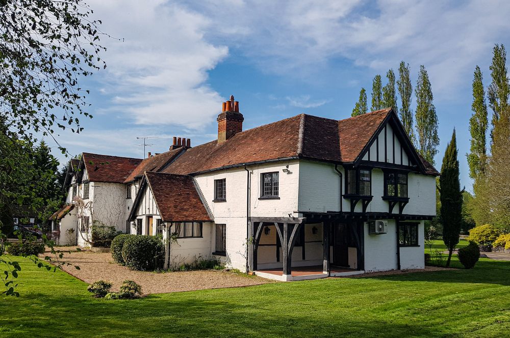 folio-16th_century_farmhouse_berkshire