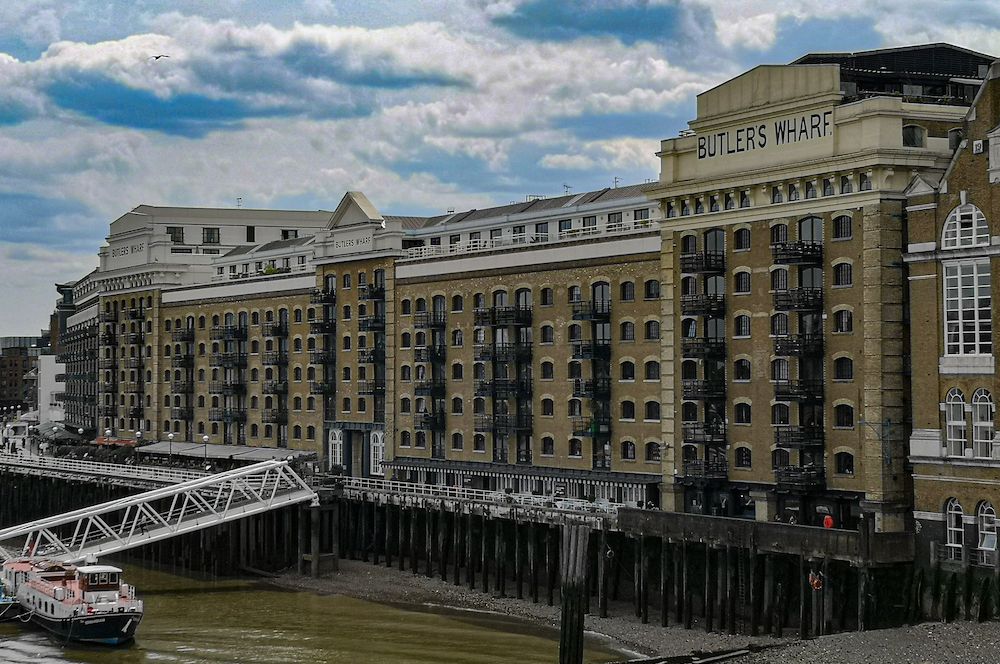 listed_flat_in_converted_wharf_building_london-1